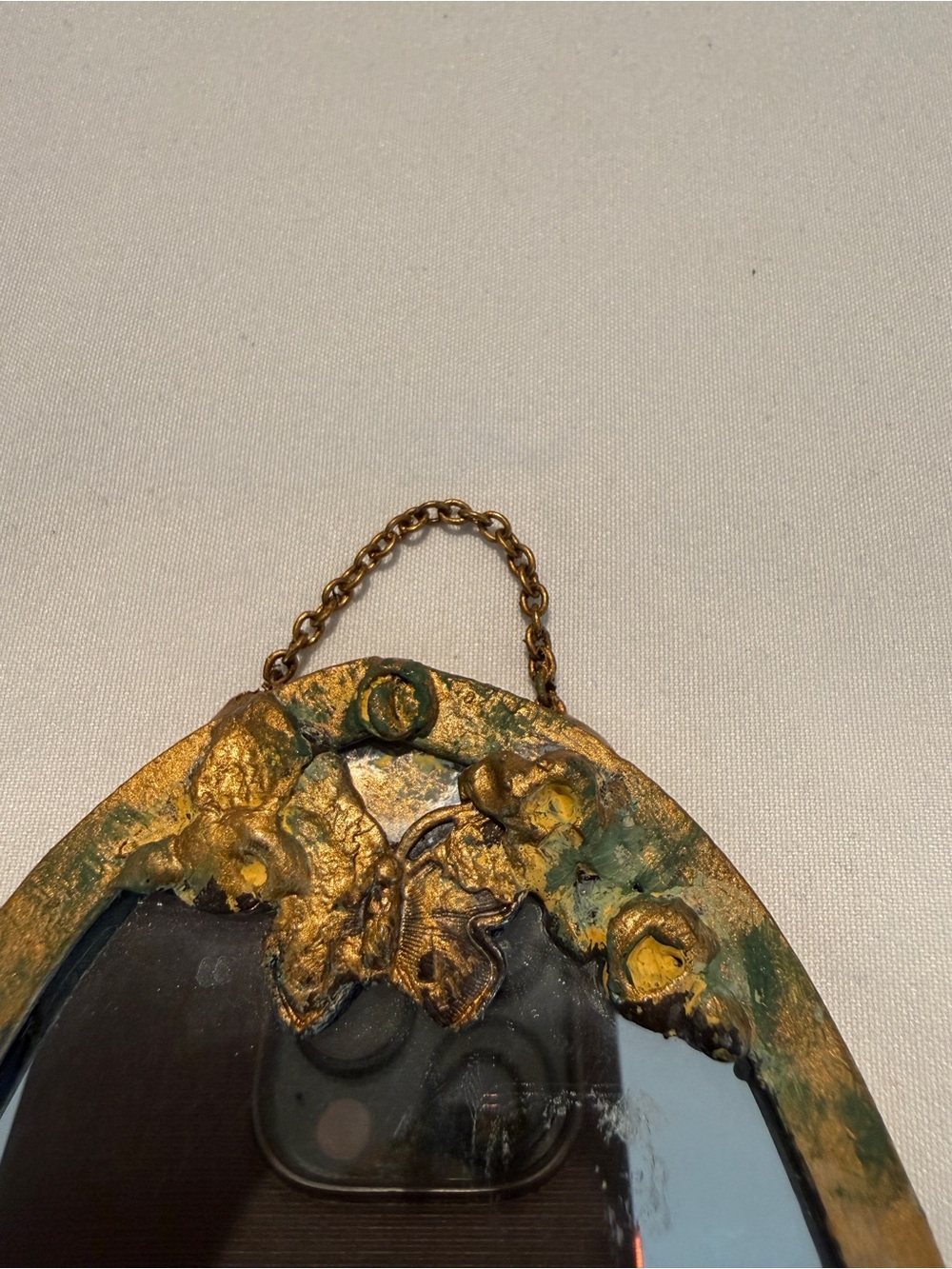 Ornate Vintage Oval Hand or Wall Mount Mirror in Gold, rare & collectible - Picture 3 of 4